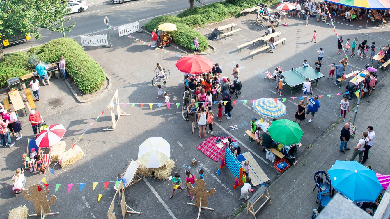 Parkplatzpicknick vor der WerkStadt