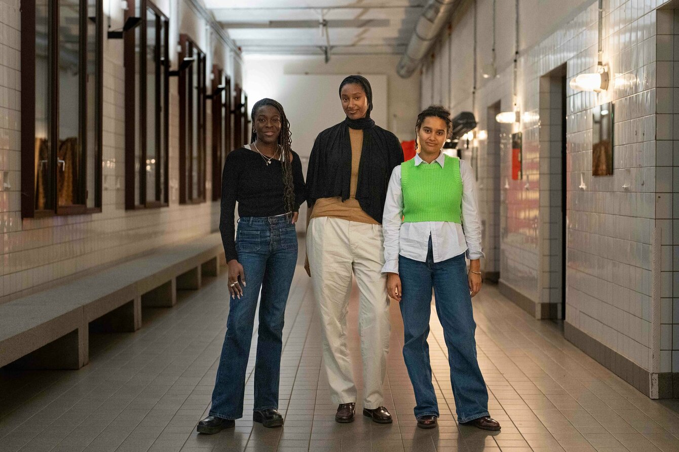 Portrat der Association for Black Art_ists e.V. mit Marny Garcia Mommertz, Fayo Said & Princela Biyaa 
