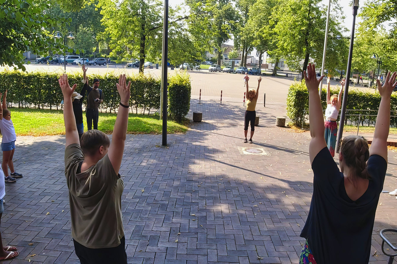 Teilnehmer:innen beim Tanz-Workshop 