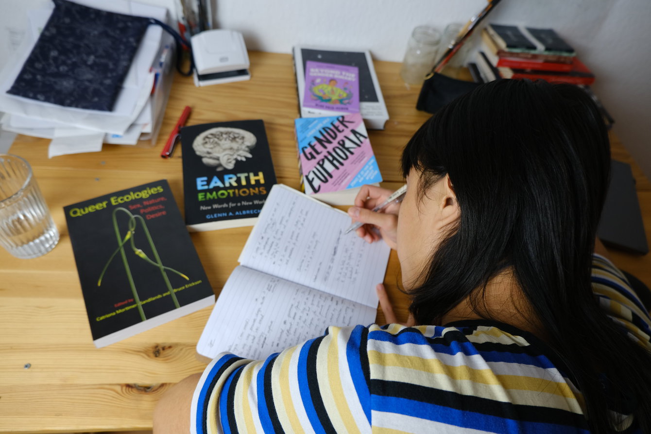 Paula Pau writes down her thoughts after reading different books.