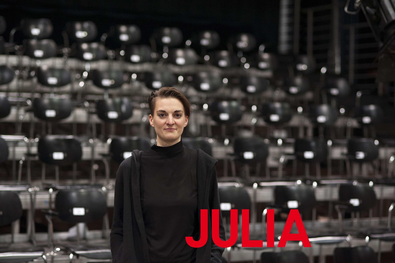 Julia, Tanzplattform-Blog