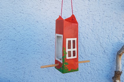 Bird feeder