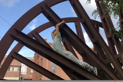 Kai Er Eng in einem Stahlrad auf der Zeche Zollverein