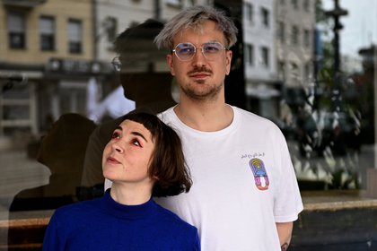 Porträt von Lex Rütten und Jana Kerima Stolzer