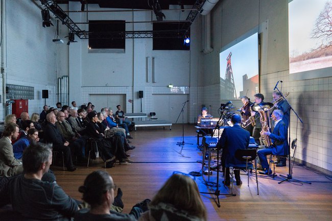 Concert on the small stage, Photo ©: Dirk Rose